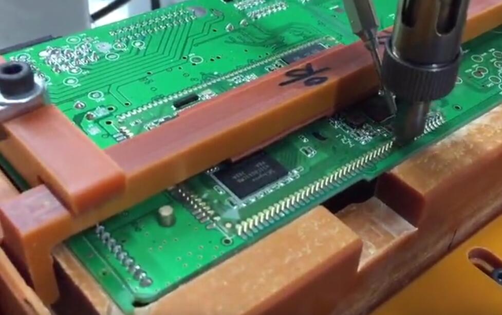 PCB板自动焊锡视频